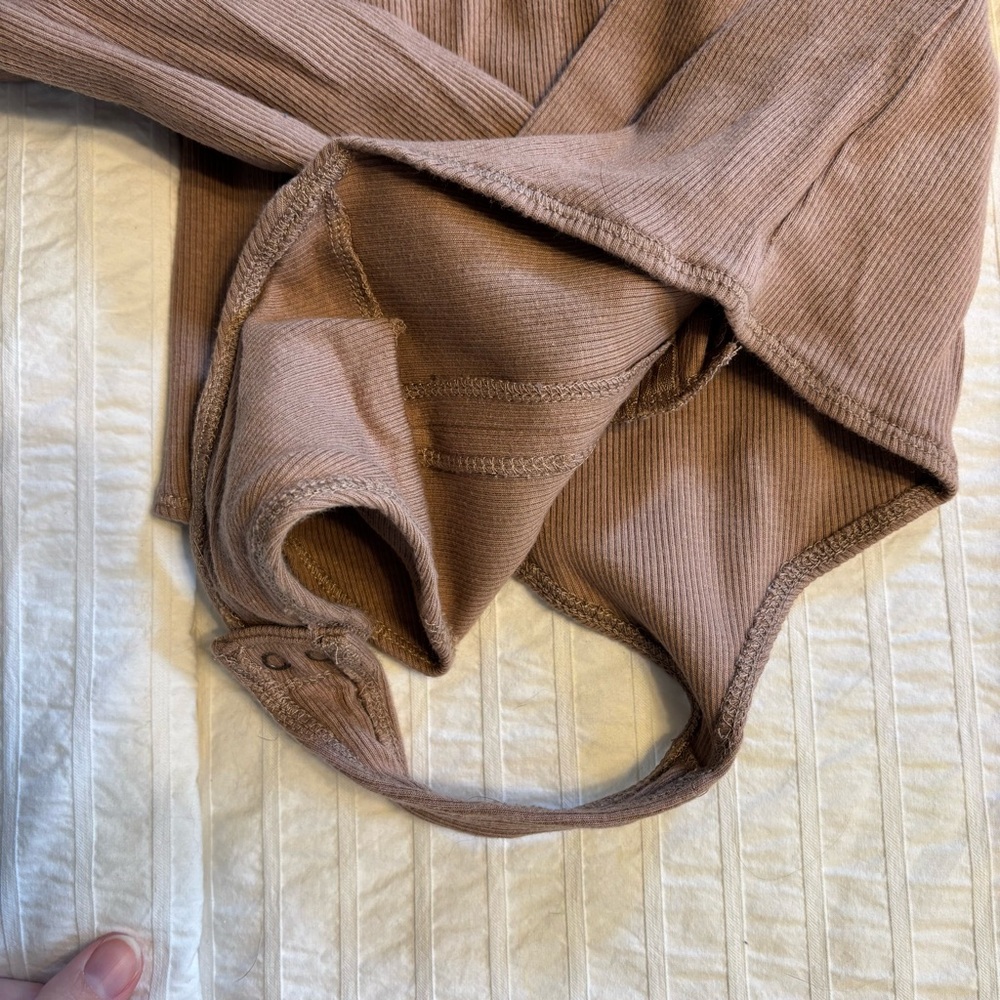 A&F Long Sleeve Zip-up Bodysuit - Picture 4 of 5